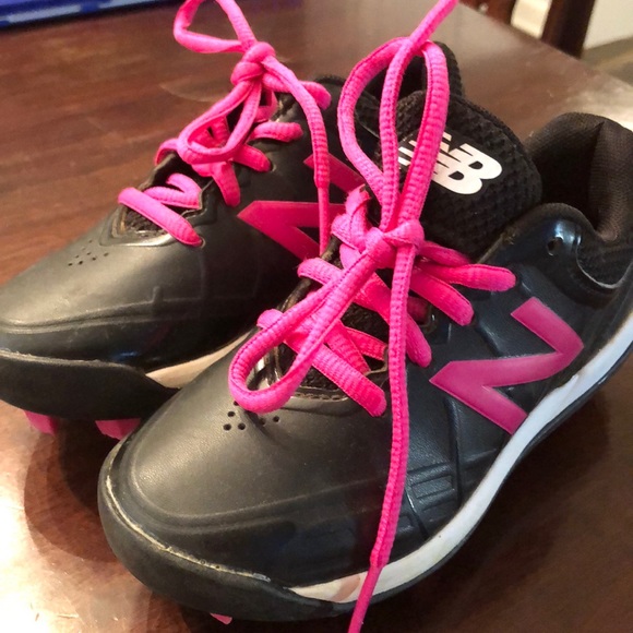 girls new balance softball cleats